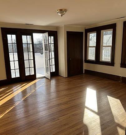 4th image of 891 Haywood Rd APT 4