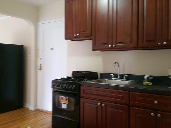 3rd image of 520 E 21st St APT 3H