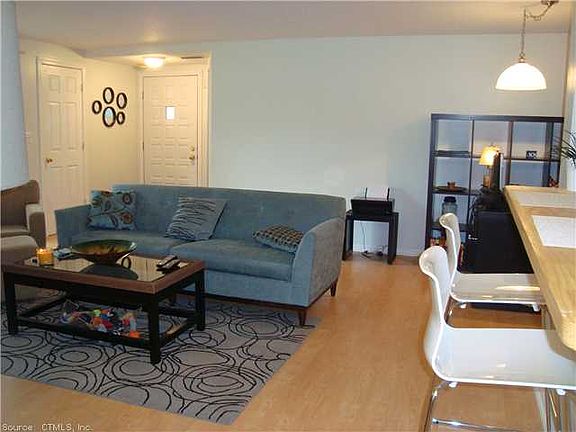 2nd image of 84 Little Oak Ln