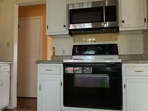 3rd image of 1209 E Woodshire Dr