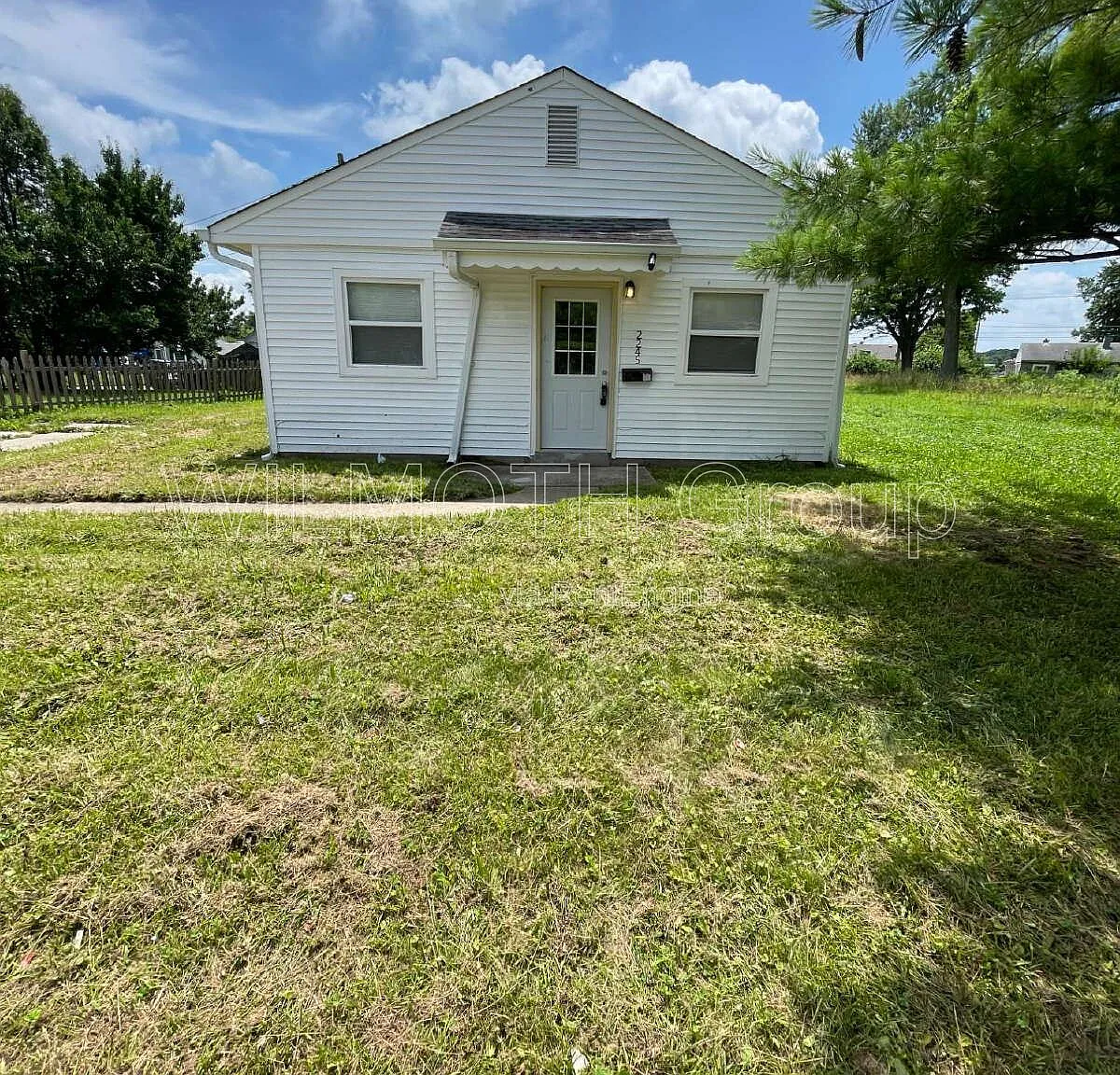 2 bed, 1.0 bath, 816 sqft, $845 — Photo 1
