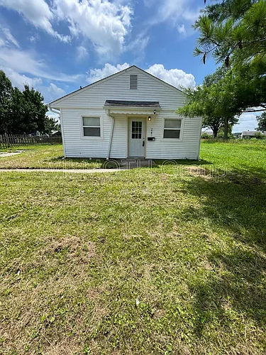 2245 Admiral Dr Photo 1