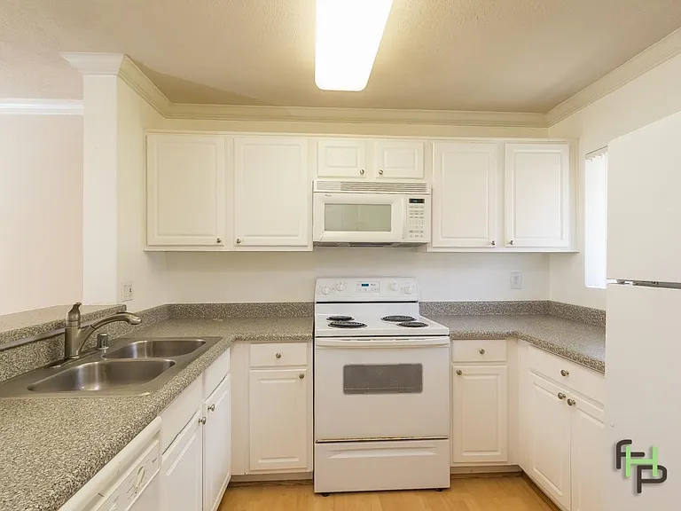 7405 Charmant Dr #2210 — Photo 7