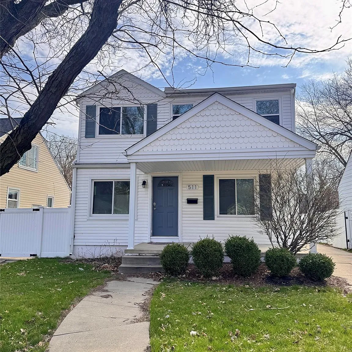 5 bed, 2.0 bath, 1608 sqft, $2,800 — Photo 1