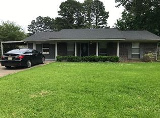 2003 Hickory St, Starkville, MS 39759