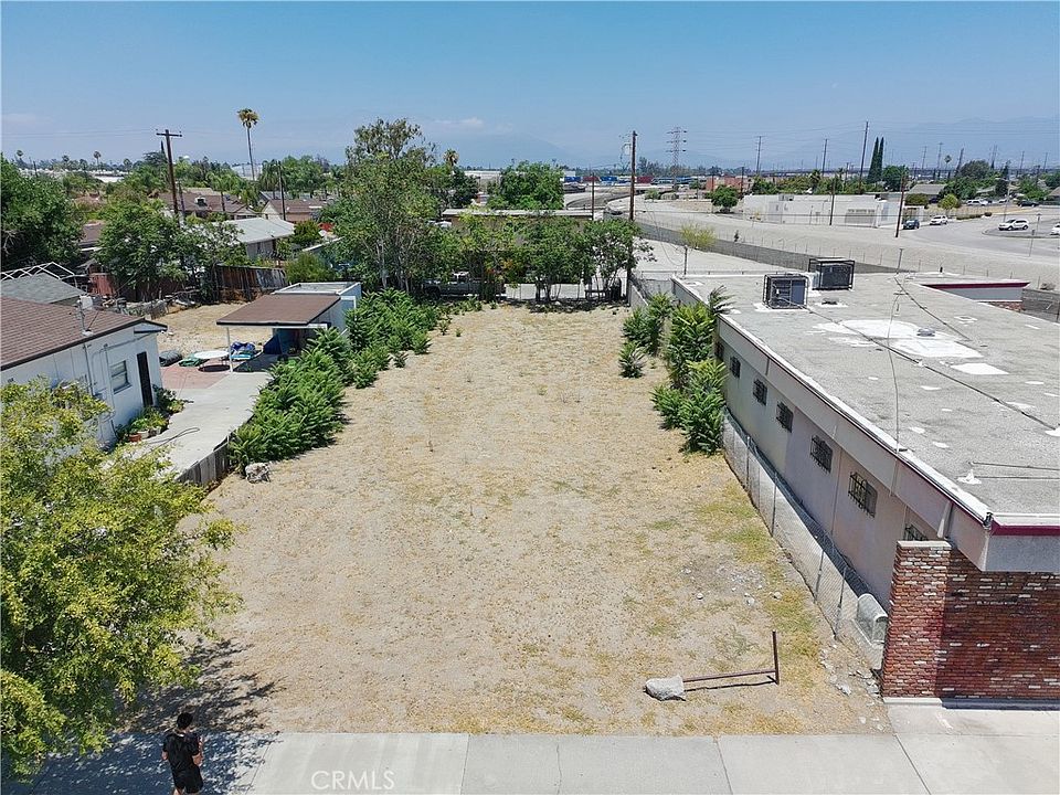 1st image of 1371 N La Cadena Dr #64