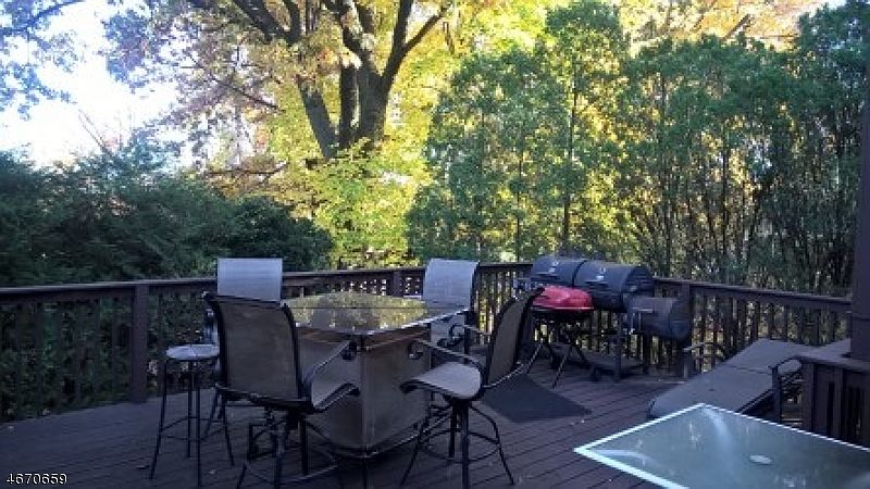 2nd image of 42 Harriet St
