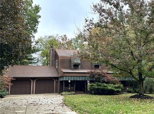 300 S Colonial Dr, Cortland, OH