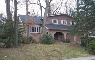 16 Birchwood Rd, Wyomissing, PA 19610