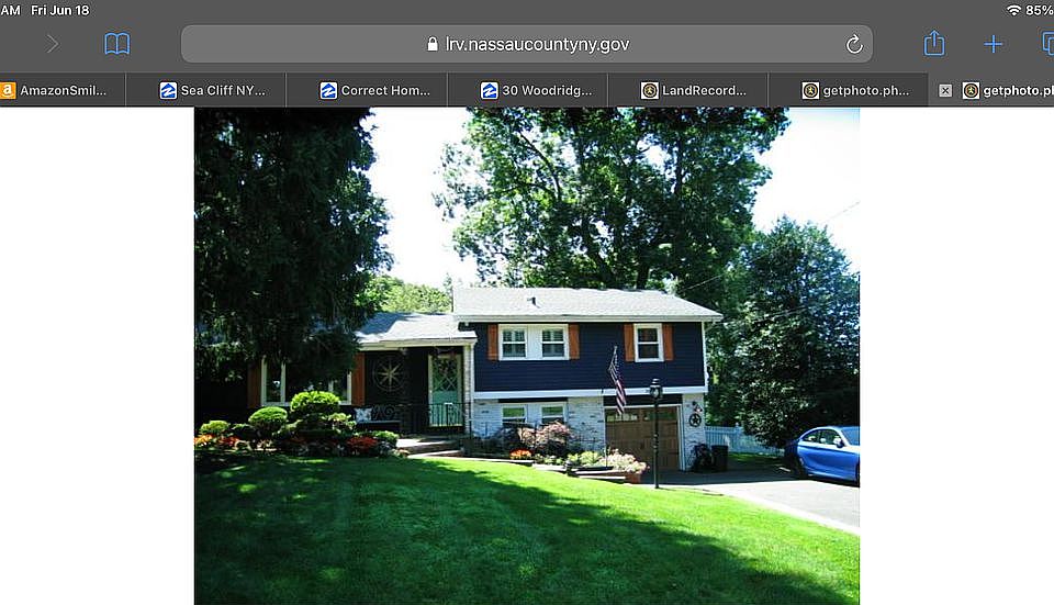 2nd image of 32 Woodridge Ln