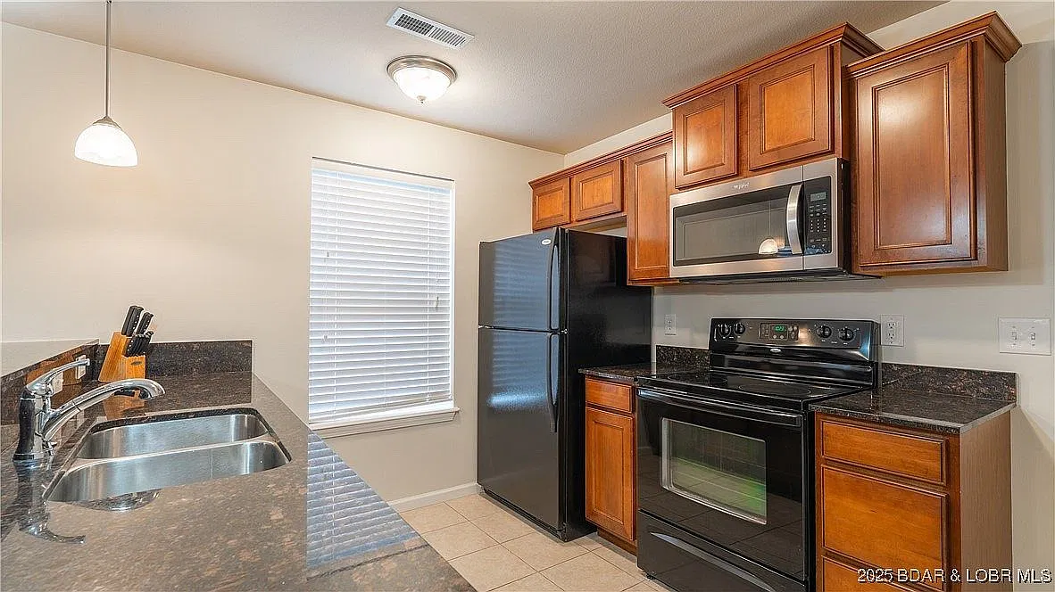 2 bed, 960 sqft, $1,950 — Photo 3