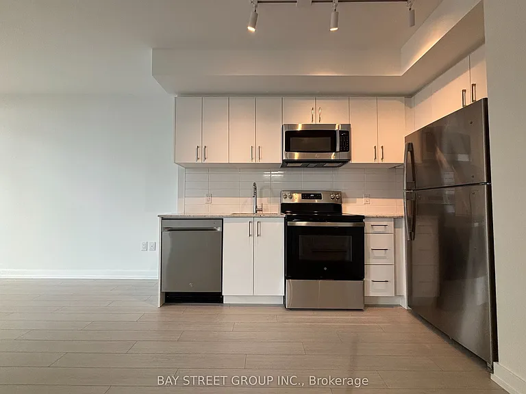 4010 Eglinton Ave W #605 — Photo 9