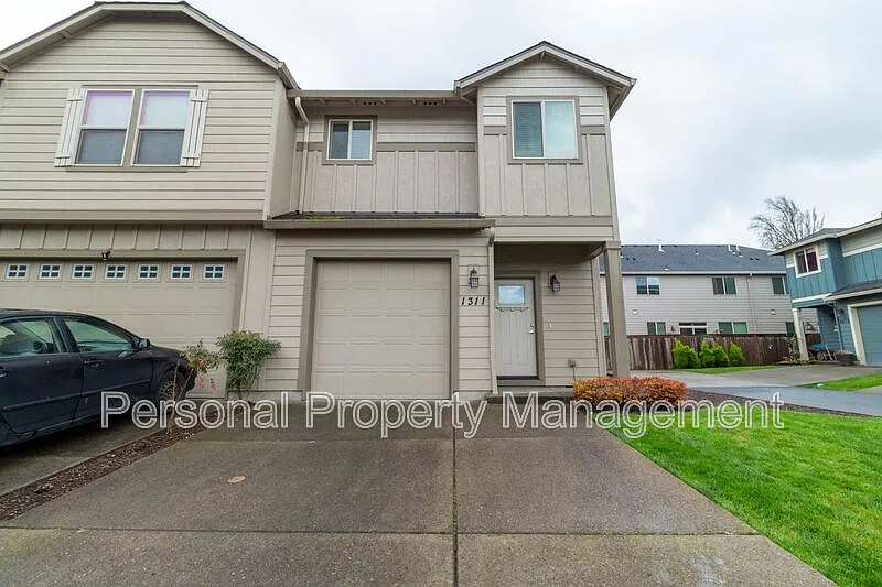 3 bed, 2.5 bath, 1576 sqft, $1,995 — Photo 1