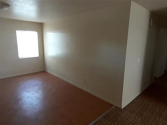 4th image of 4226 E Palifox St