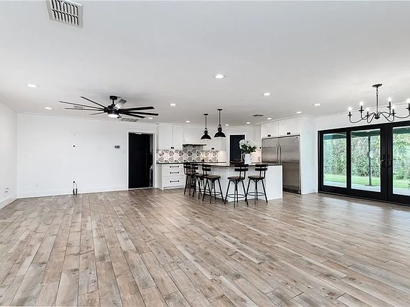 2nd image of 202 Dolphin Pl