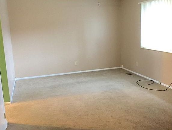 2nd image of 602 S Stadium Dr