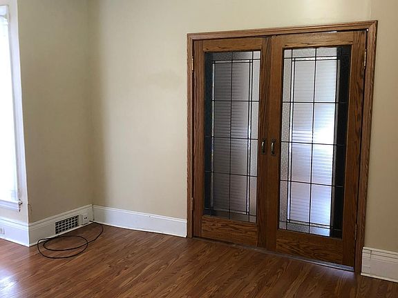 4th image of 366 Woodmere Ave SE #1