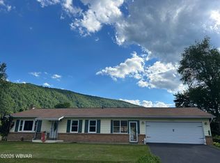 1298 Bucktail Ave, Renovo, PA 17764