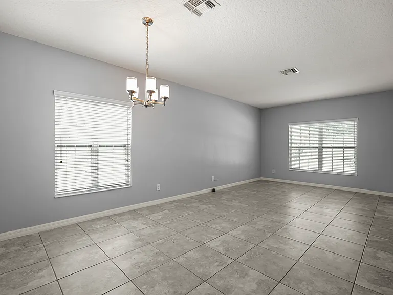 1300 Cavender Creek Rd — Photo 6