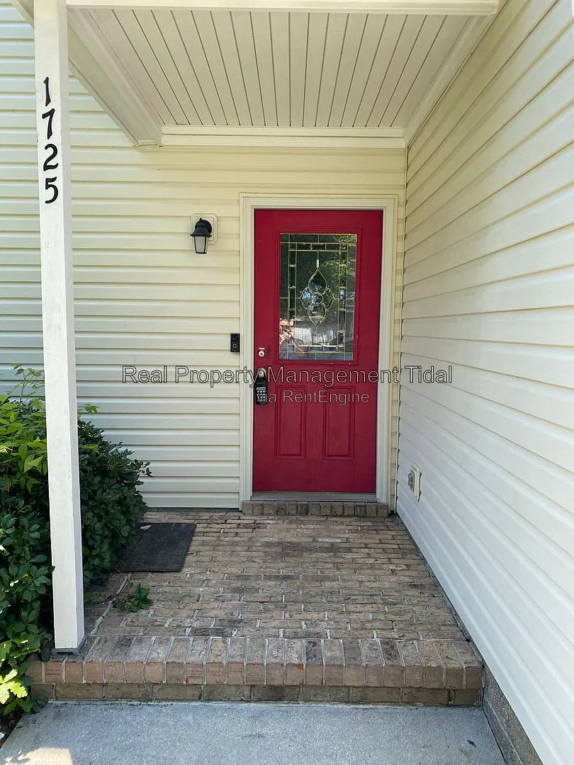 3 bed, 2.5 bath, 1578 sqft, $2,350 — Photo 2