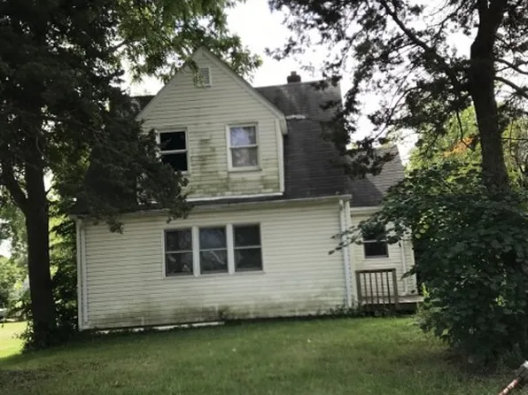 4504 W State St, Rockford, IL 61102