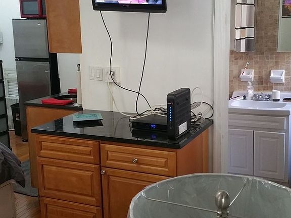 5th image of 135 E 50th St APT 10A