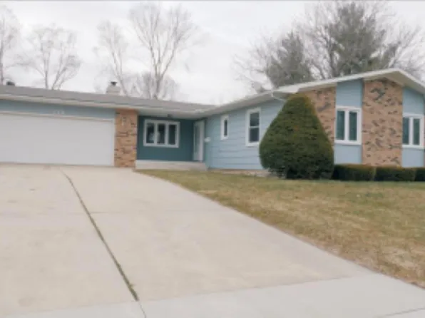 713 1st Ave, Charles City, IA 50616