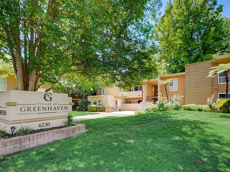 Villas at Greenhaven — Photo 17
