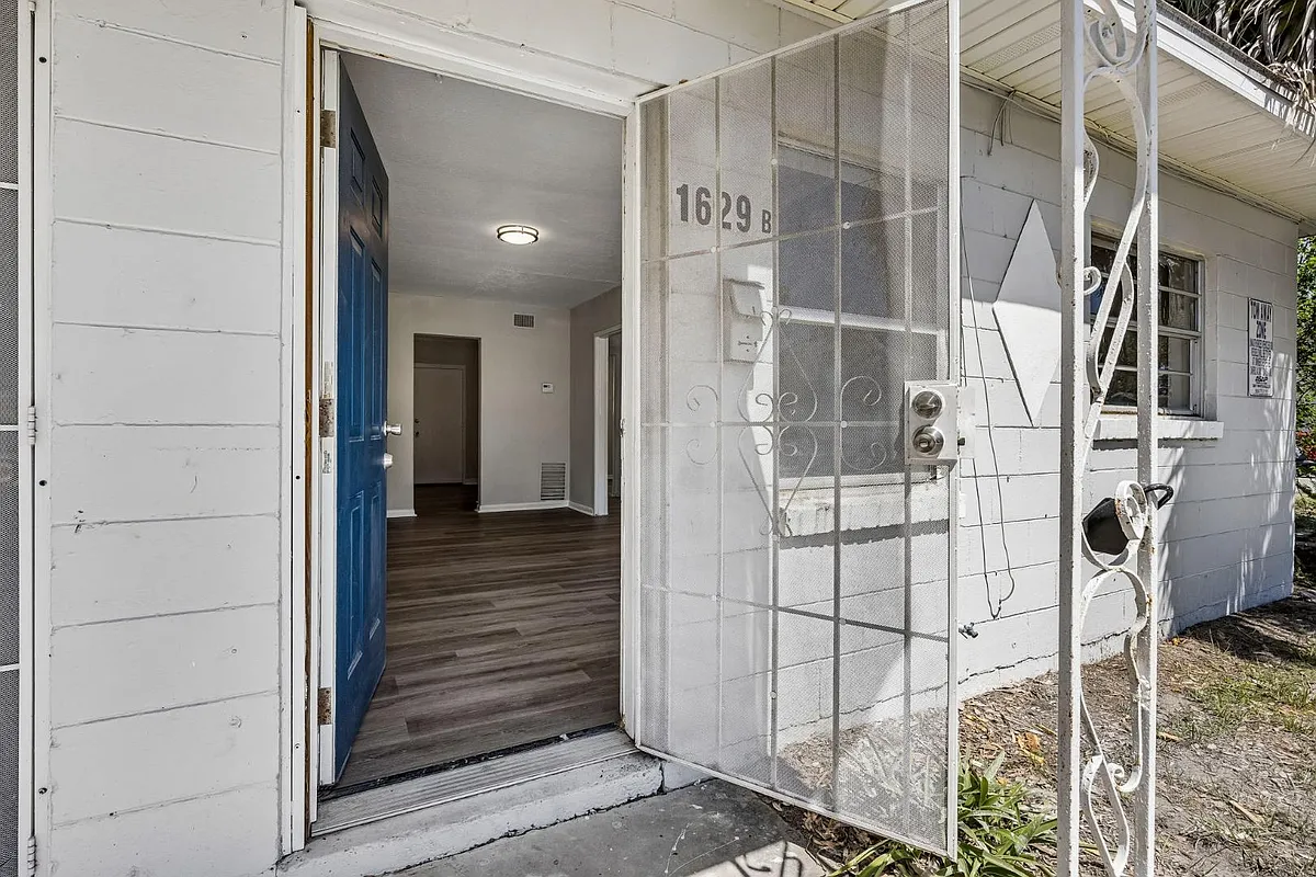 Unit Photo - 1629 E 9th St #1629