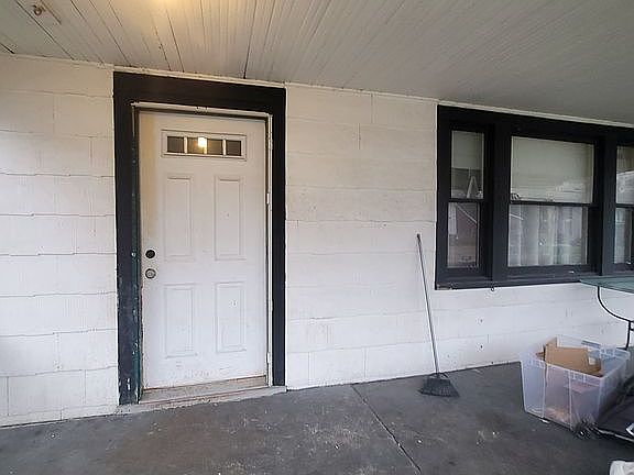 4th image of 1021 W 32nd St