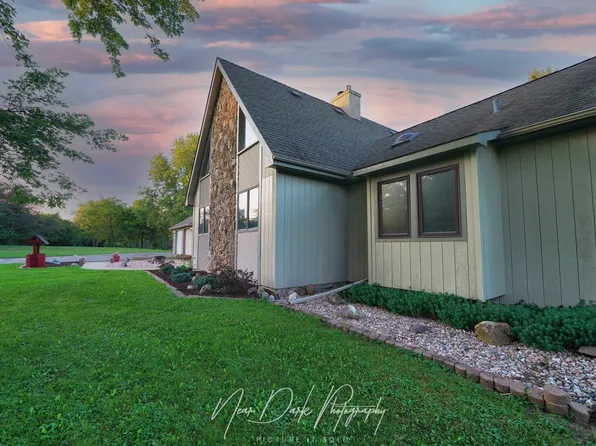 26143 N Anderson Rd, Wauconda, IL 60084