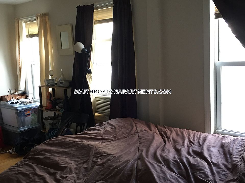 2nd image of 133 W 8th St #U2