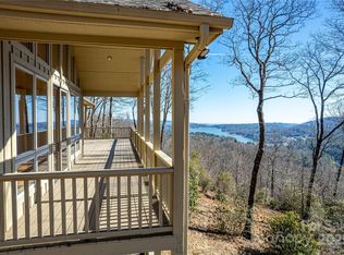105 Boulder Knob Dr, Lake Toxaway, NC 28747
