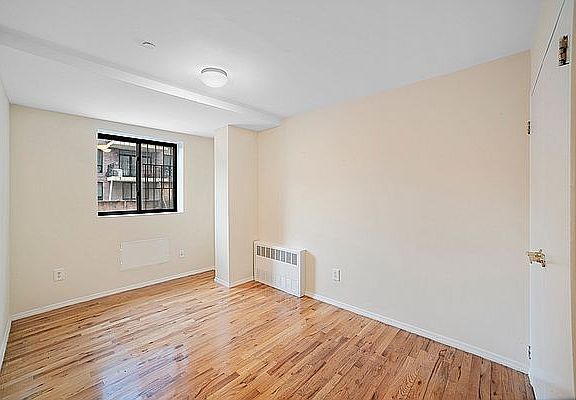 5th image of 229 Parkville Ave APT 5D