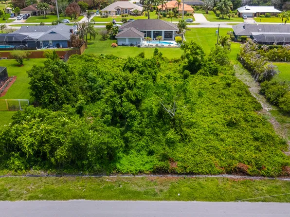2012 SE Giffen Avenue, Port St Lucie, FL 34952