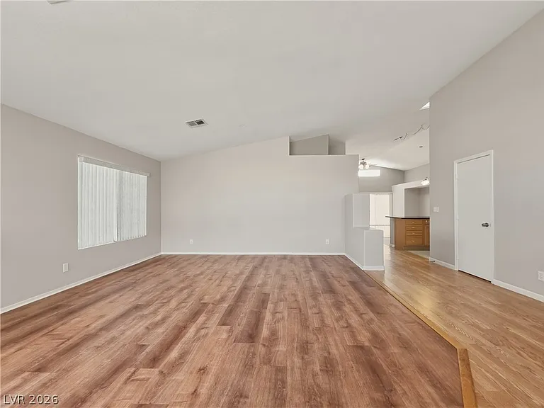 1037 Blue Lantern Dr — Photo 17