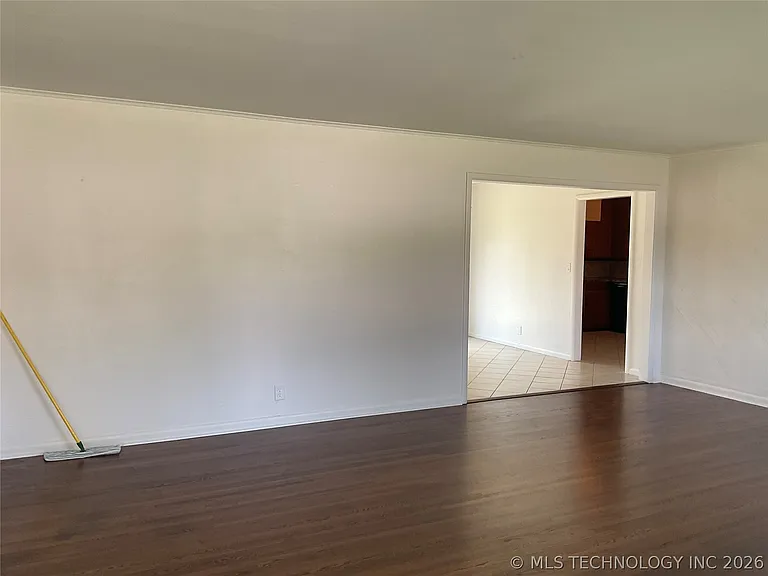 5736 E 29th St — Photo 3