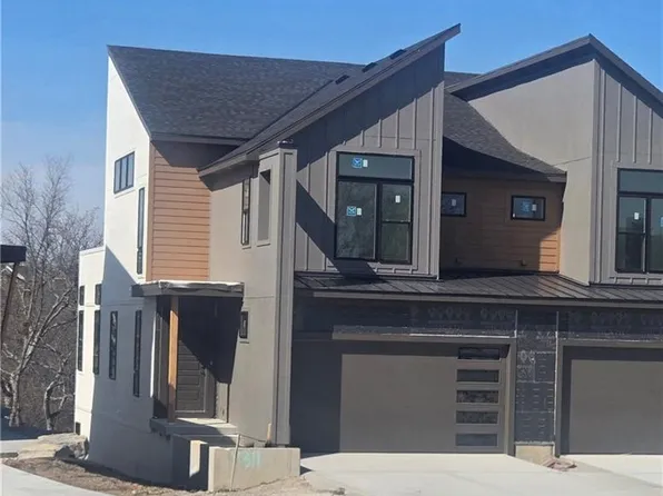 9303 Aminda St, Lenexa, KS 66227