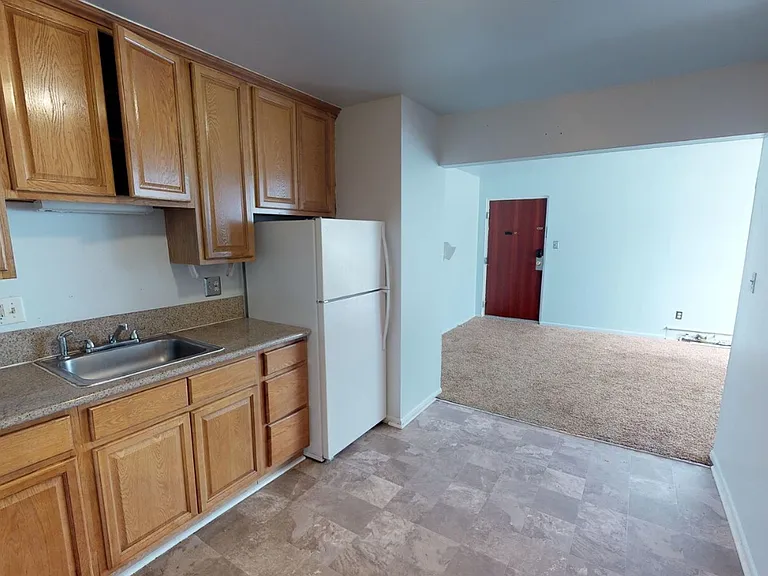 723 S Main St — Photo 4