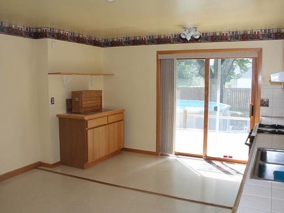 5th image of 2801 Lakeshore Dr