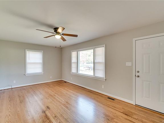 4th image of 6149 Binns Ave