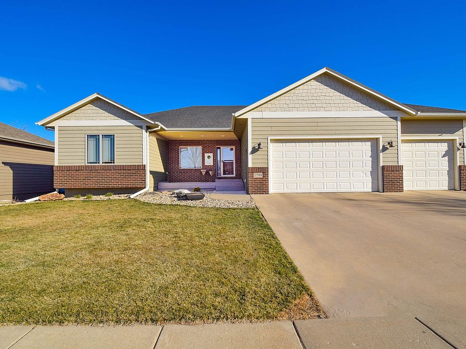 1st image of 2504 E Carlyle Cir