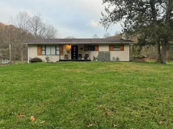 24 Jones Ln, Wayne, WV 25570