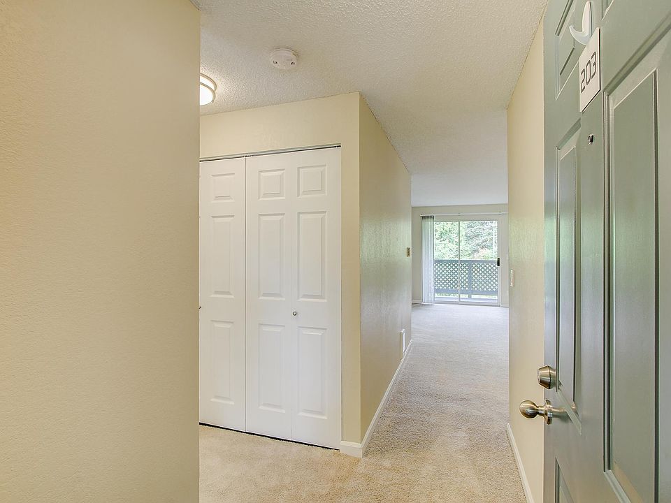 1st image of 6618 130th Ave NE APT B201