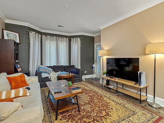 5th image of 900 Taylor St APT 111