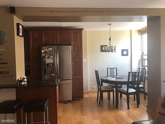 5th image of 3950 N Lake Shore Dr Ste 2