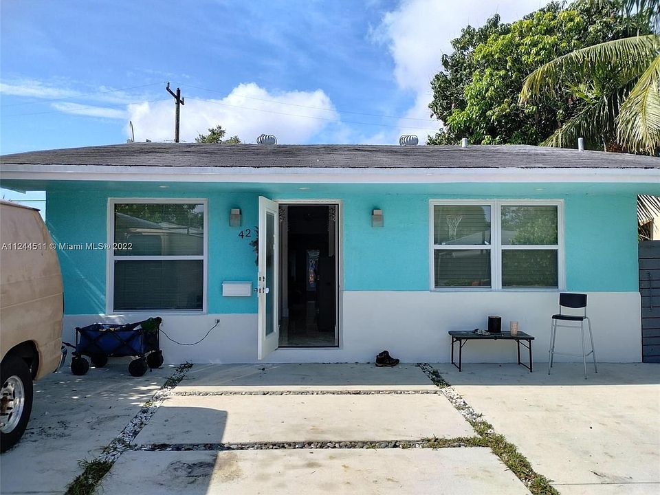 1st image of 42 SE 13th Ter
