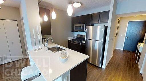 4th image of 375 E Ohio St #1