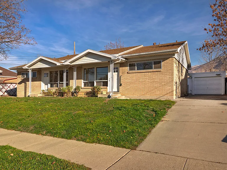 2723 S Melbourne St — Photo 22