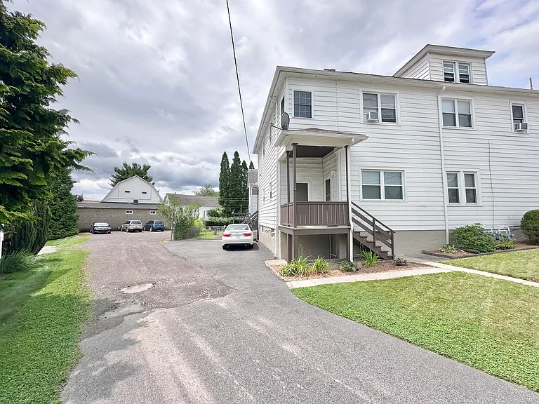 116 Main St #1 — Photo 10